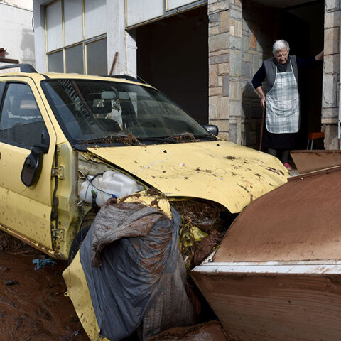 Φονικές πλημμύρες στη Μάνδρα