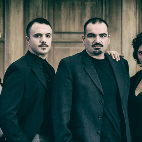 to systima tou pontzi, 104