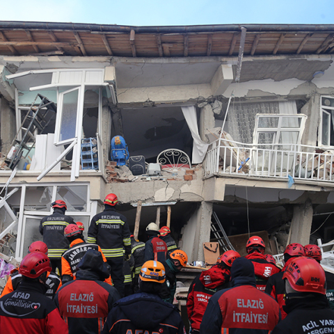 76 κτίρια κατέρρευσαν από τον σεισμό στην Τουρκία 