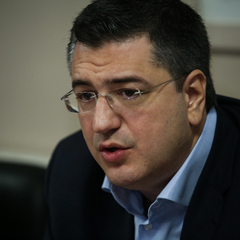 Απόστολος Τζιτζικώστας