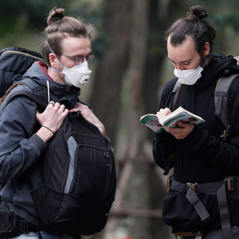 coronavirus3-tourists