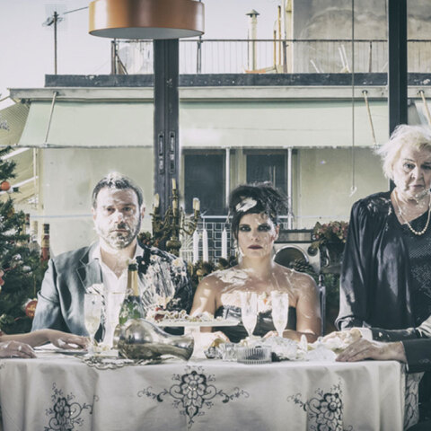 Πατέρας, Σκην. Βασίλης Μπισμπίκης / Θέατρο Αποθήκη