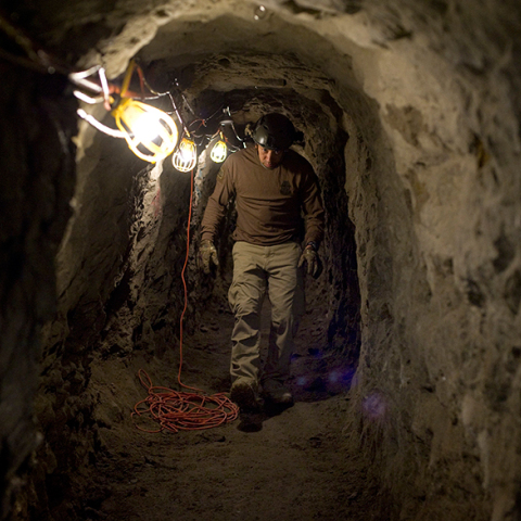 Διακίνηση ναρκωτικών μέσα από υπόγειες στοές 