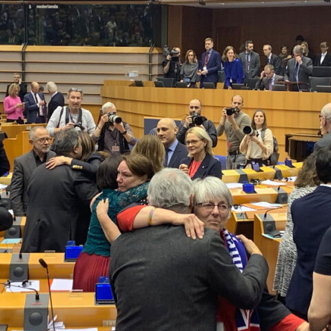 Ολοκλήρωση Brexit: Συναισθηματικά φορτισμένη η ατμόσφαιρα στο Ευρωκοινοβούλιο