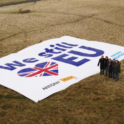 Πανό κατά του Brexit στο Ντόβερ 