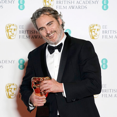 BAFTAS 2020: Ο Χοακίν Φίνιξ με το βραβείο Α' Ανδρικού Ρόλου