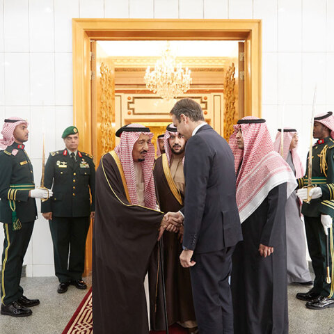 Ο βασιλιάς της Σαουδικής Αραβίας και ο Κυριάκος Μητσοτάκης