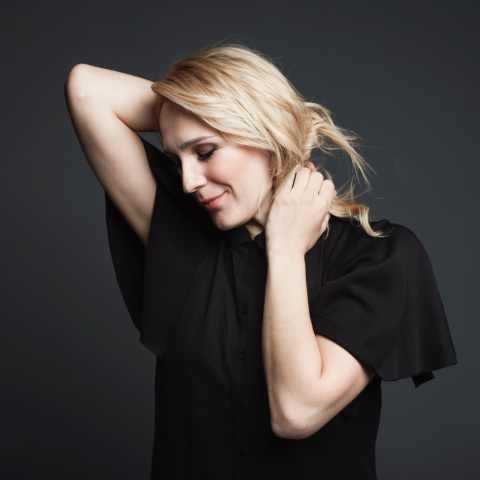 Βίκυ Καρατζόγλου