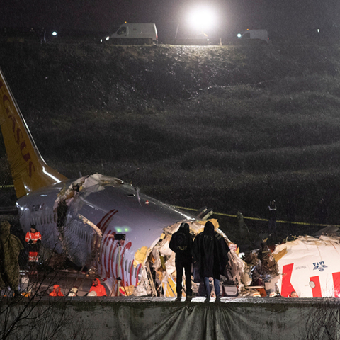 Κόπηκε στα τρία το Μπόινγκ της Pegasus Airlines