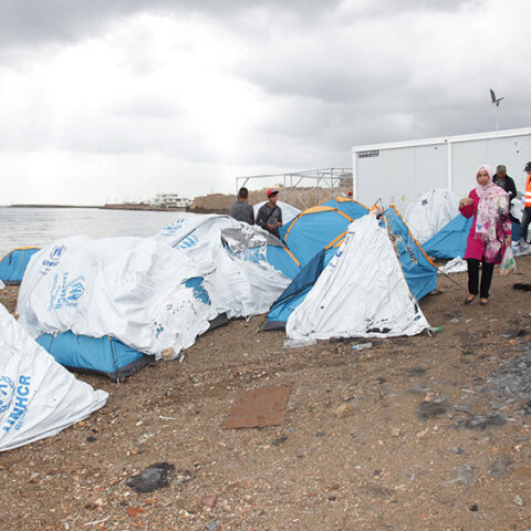 Μετανάστες και πρόσφυγες στη Χίο