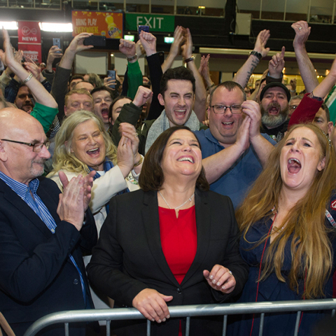 Πανηγυρισμοί στο στρατόπεδο του Σιν Φέιν