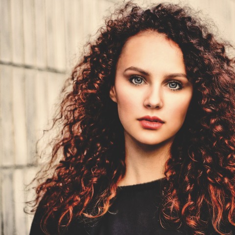 Πώς το υαλουρονικό νέας γενιάς βελτιώνει θεαματικά το πρόσωπο