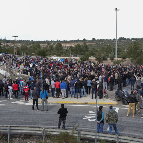 Διαμαρτυρία εργαζομένων της ΛΑΡΚΟ στην Εθνική Οδό Αθηνών - Λαμίας