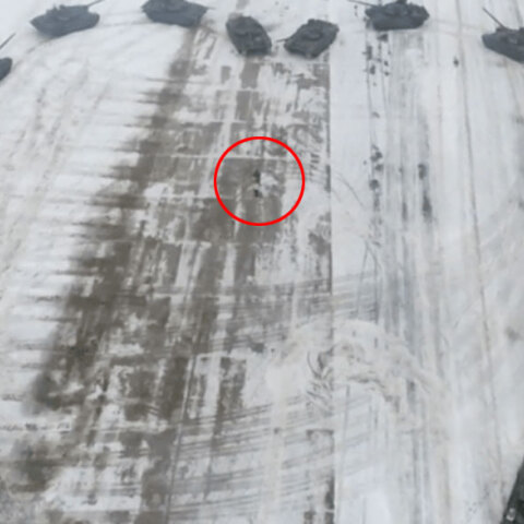 Πρόταση γάμου με 16 τανκς στη Ρωσία