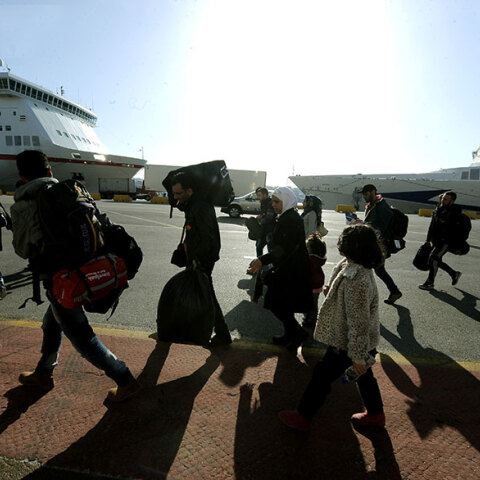 Μετανάστες και πρόσφυγες στον Πειραιά