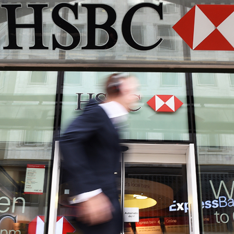 «Βουτιά» στα κέρδη της HSBC