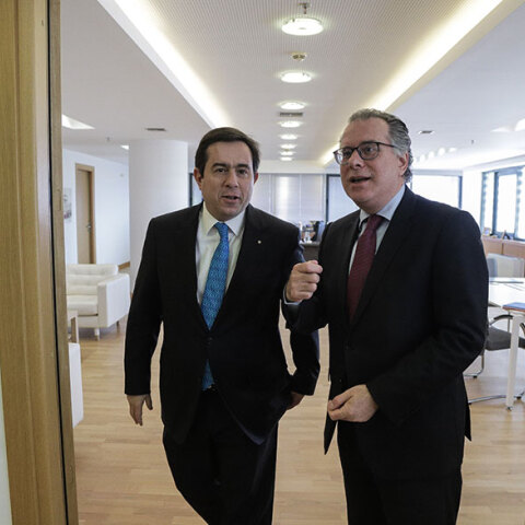 Μηταράκης - Κουμουτσάκος