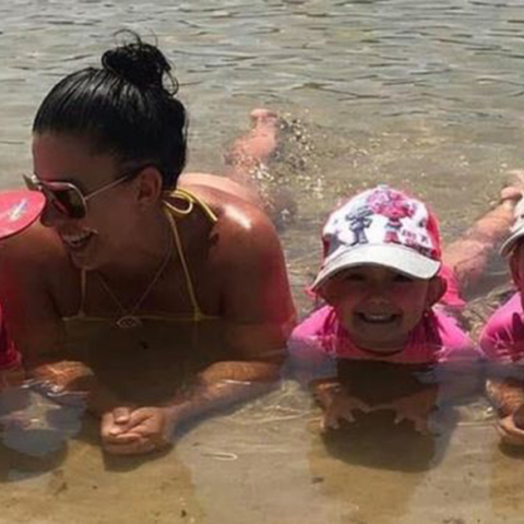 Η άτυχη Χάνα Κλαρκ με τα παιδιά της