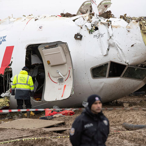 Το αεροσκάφος της Pegasus Airlines που έγινε κομμάτια στην Κωνσταντινούπολη