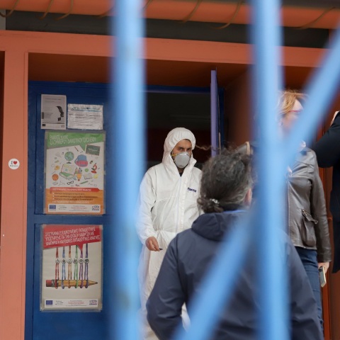 ΑΠΟΛΥΜΑΝΣΗ ΣΤΟΥΣ ΧΩΡΟΥΣ ΤΟΥ 105ου ΔΗΜΟΤΙΚΟΥ ΣΧΟΛΕΙΟΥ ΘΕΣΣΑΛΟΝΙΚΗΣ | ΦΩΤΟ: ΜΟΤΙΟΝΤΕΑΜ/ΓΙΩΡΓΟΣ ΚΩΝΣΤΑΝΤΙΝΙΔΗΣ 