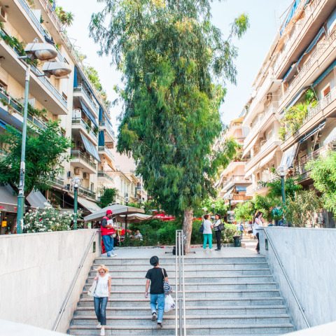 Κουκάκι: Τι έχει αυτή η γειτονιά και δεν ξεκολλάμε;