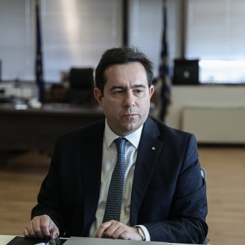 Μηταράκης: Χρειαζόμαστε κλειστά κέντρα στα νησιά