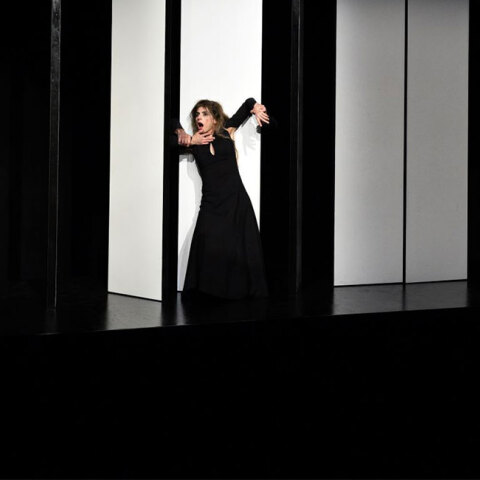 Ο Michael Billington γράφει στην Guardian για τη «Νόρα» σε σκηνοθεσία Θεόδωρου Τερζόπουλου στο θέατρο Άττις