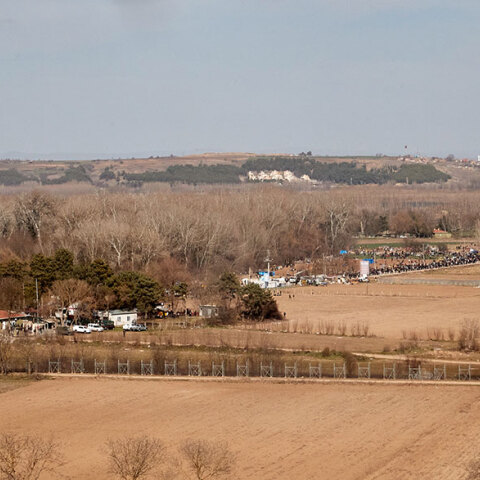 Τούρκοι στήνουν καταυλισμό προσφύγων και μεταναστών στην Ανδριανούπολη