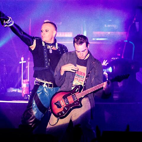 Ο Κιθ Φλιντ στη συναυλία των Prodigy στο Θέατρο Λυκαβηττού τον Οκτώβριο του 2004 