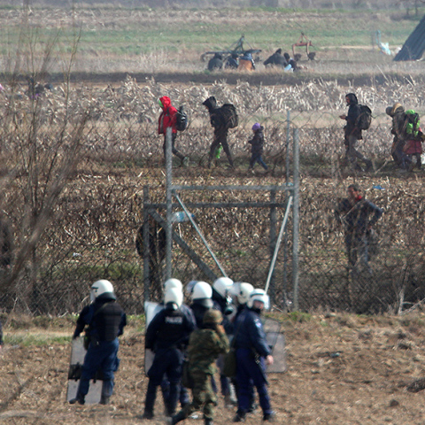 Πρόσφυγες και μετανάστες στα σύνορα του Έβρου