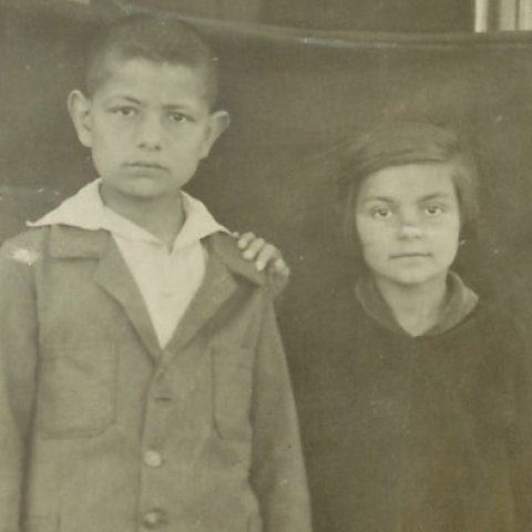 Πρόσφυγες - Άννα Δαμιανίδη