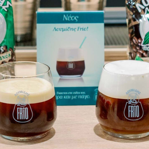 O Λουμίδης Παπαγάλος φόρεσε τα «γιορτινά» του