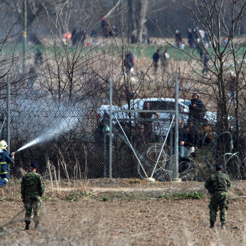 Επεισόδια με μετανάστες στα ελληνοτουρκικά σύνορα στον Έβρο
