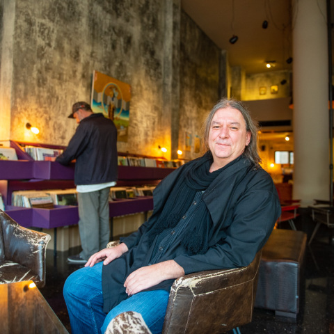 Το δισκοπωλέιο Underflow - Βασίλης Φιλιππακόπουλος 