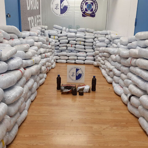 Ηγουμενίτσα: Βρέθηκε ένας τόνος κάνναβη σε τροχόσπιτο