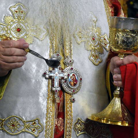 Κορωνοϊός και Θεία Κοινωνία