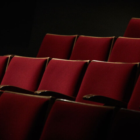 Τεράστια πτώση στα εισιτήρια των κινηματογράφων λόγω κορωνοϊού