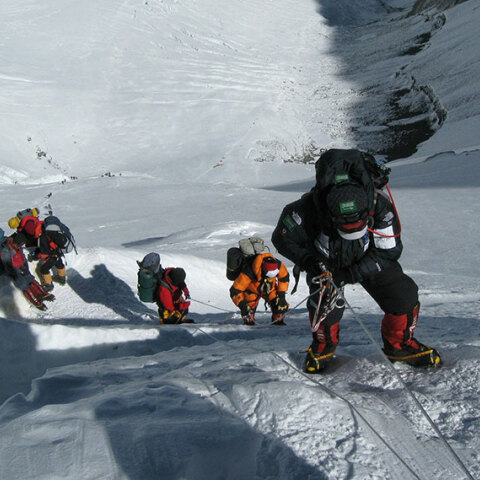 Η Κίνα απαγόρευσε τις αναρριχήσεις στο Έβερεστ εξαιτίας του κορωνοϊού