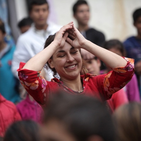 Κορωνοϊός: Συνελήφθη μία γυναίκα για γλέντι ρομά στον Βόλο