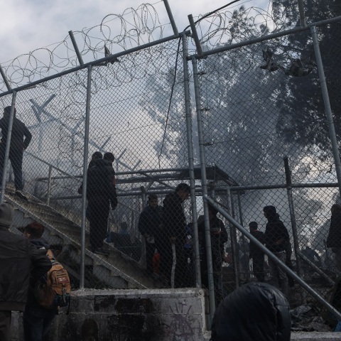 Συλλυπητήρια για το θάνατο του 6χρονου στη Μόρια από τον Μηταράκη