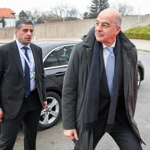 Μήνυμα στήριξης σε γιατρούς και νοσηλευτές από τον Νίκο Δένδια