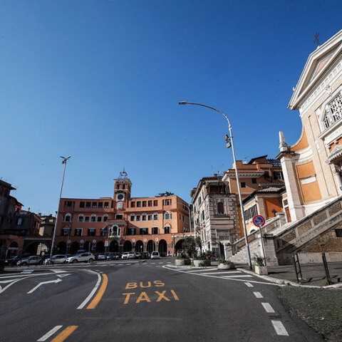 «Θερίζει» ο κορωνοϊός στην Ιταλία, με περισσότερους από 2.000 νεκρούς