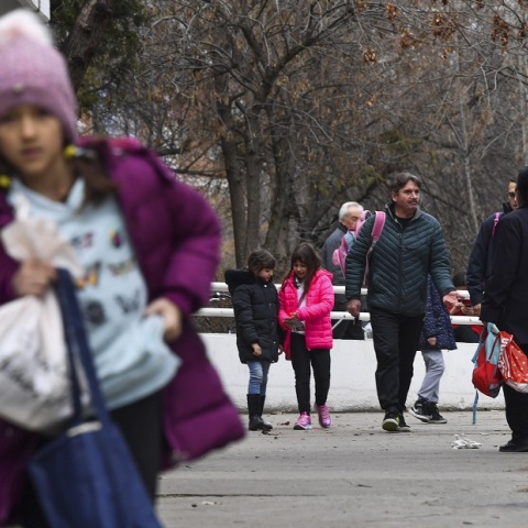 Κορωνοϊός: Δεν εξετάζεται το ενδεχόμενο να κλείσουν τα σχολεία στην Μ. Βρετανία 
