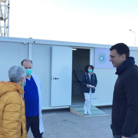 Ο Βασίλης Κικίλιας κατά την επίσκεψή του στο Πανεπιστημιακό Γενικό Νοσοκομείο Αλεξανδρούπολης