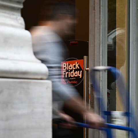 Καταστήματα Public