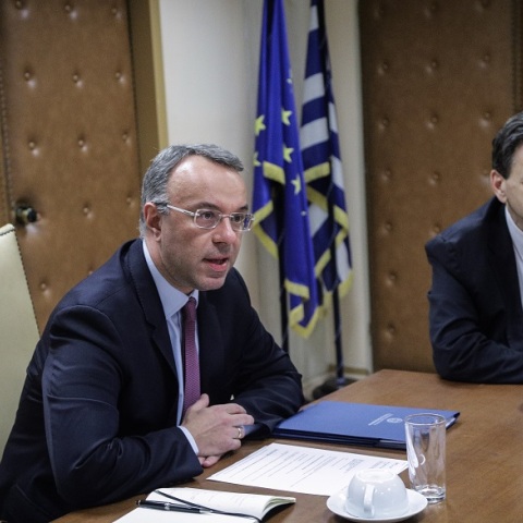 Ο κ. Σταϊκούρας ανακοίνωσε μέτρα στήριξης της οικονομίας που πλήττεται από τον κορωνοϊό