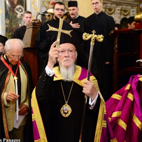 Το οικουμενικό πατριαρχείο ανακοίνωσε την αναστολή των λειτουργιών λόγω κορωνοϊού