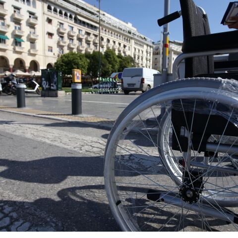 Σαφείς οδηγίες για τα άτομα με αναπηρία ζητεί η ΕΣΑμεΑ