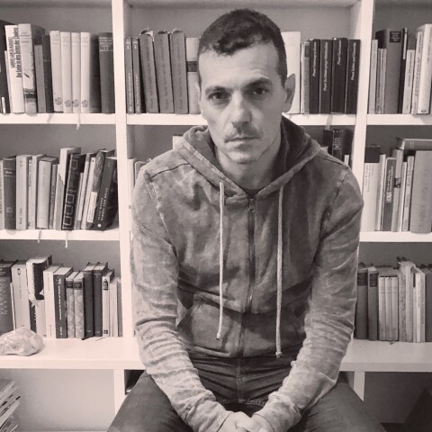 Manolis Famellos - Menoume Spiti