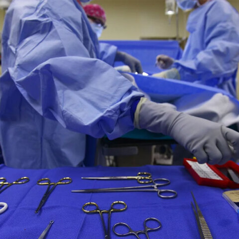 Ιταλίδα γιατρός που μάχεται τον κορωνοϊο, αποκαλύπτει: Είμαστε υποχρεωμένοι να επιλέγουμε ποιους ασθενείς θα σώσουμε